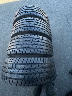 235/55R18 Michelin