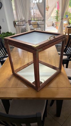 Large 18x18 Custom Wood & Glass Display Case – Mirrored Top & Bottom