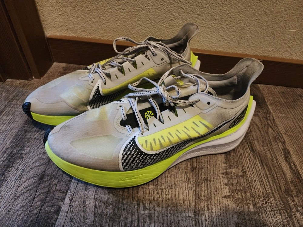 Nike Zoom Gravity Running Shoes
