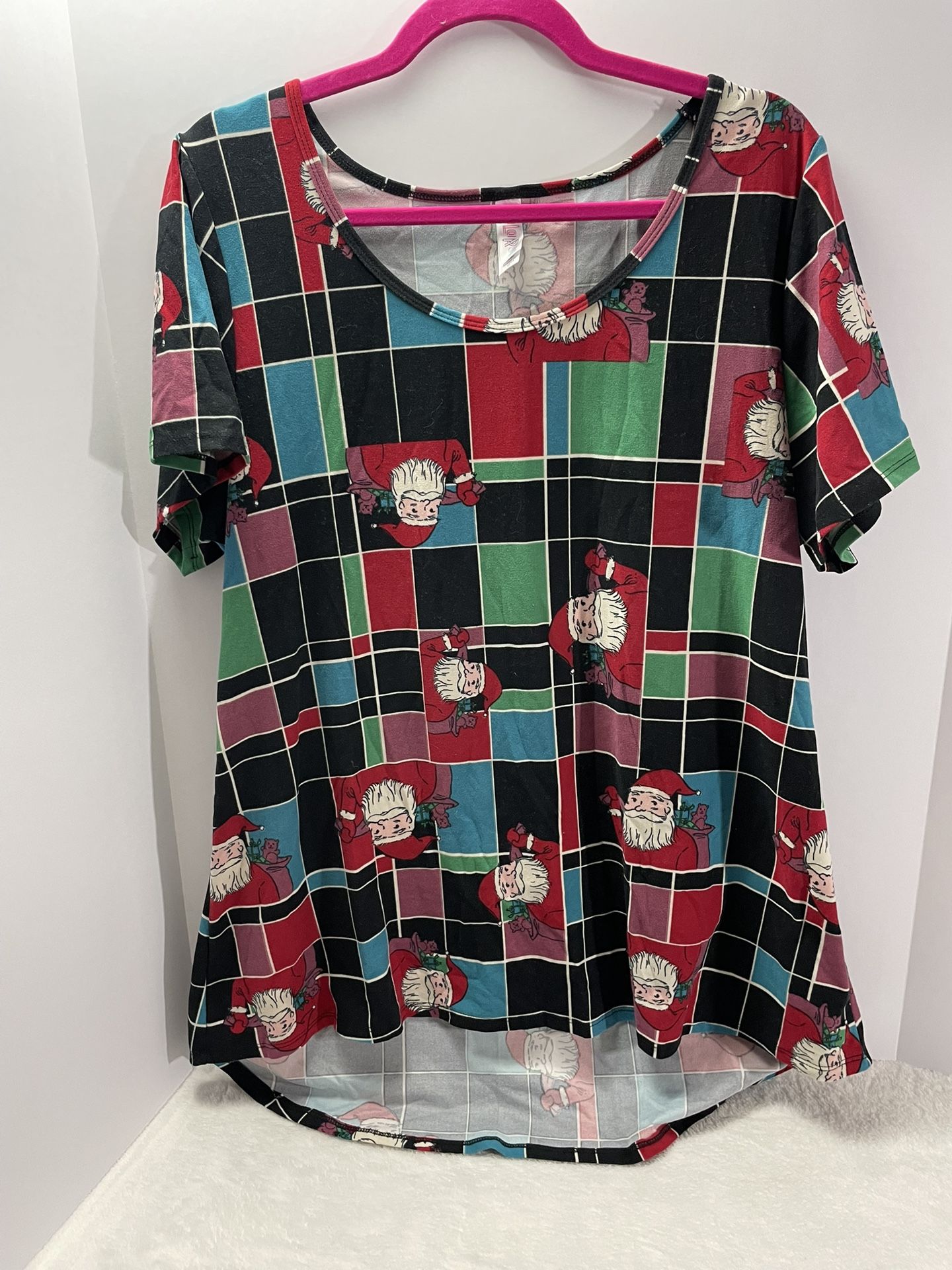 Retired LuLaRoe Christmas Classic Tee – Womens Size XL