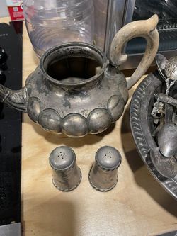 Silver Collectors Spoons Kettle Dish And Salt & Pepper Shakers