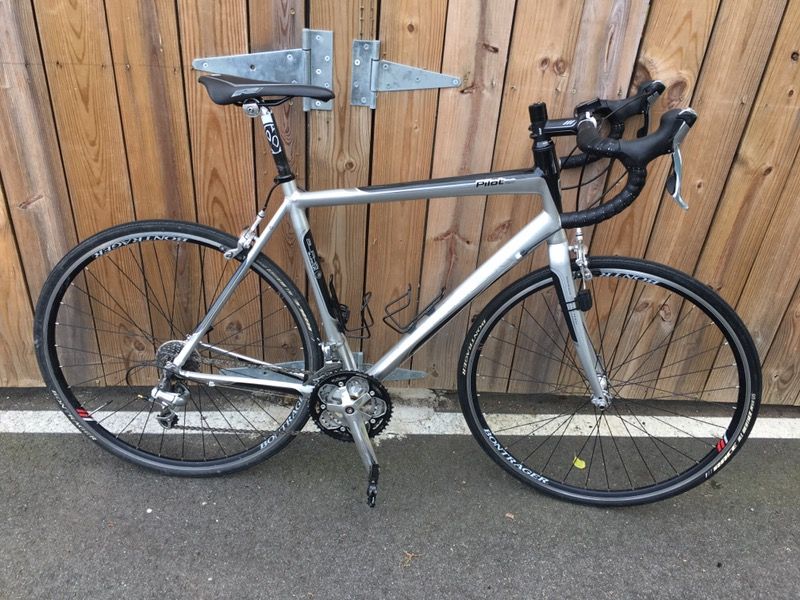 2010 Trek Pilot 2.0 - 50cm - 27 speed - Shimano Tiagra groupset