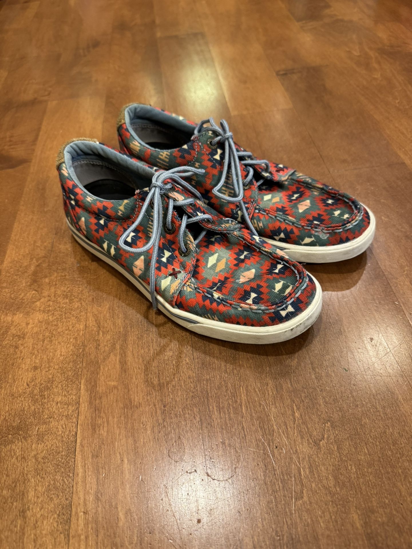 Woman’s Twisted X Hooey Sneakers Shipping Avail