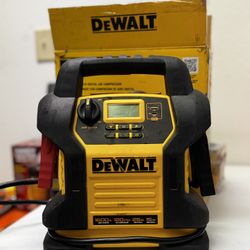 1600 Peak Amp Jump Starter with Digital Compressor and USB Power Bank