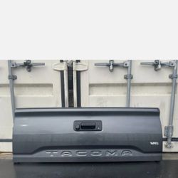 2018 Toyota Tacoma TailGate