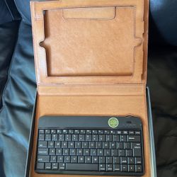 Artisan Leather iPad Cover With Bluetooth Keyboard 