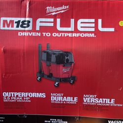 Milwaukee M18 FUEL 6 Gal. Cordless Wet/Dry Shop Vacuum with Filter, Hose, and Accessories