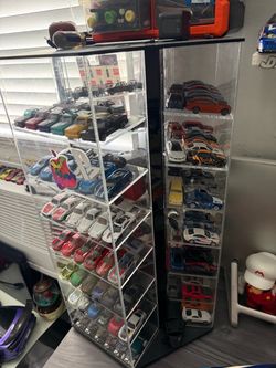 Display case spins good condition