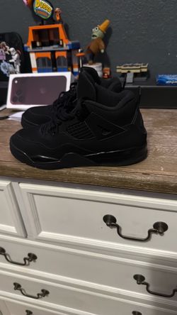 Jordan 4 black cat