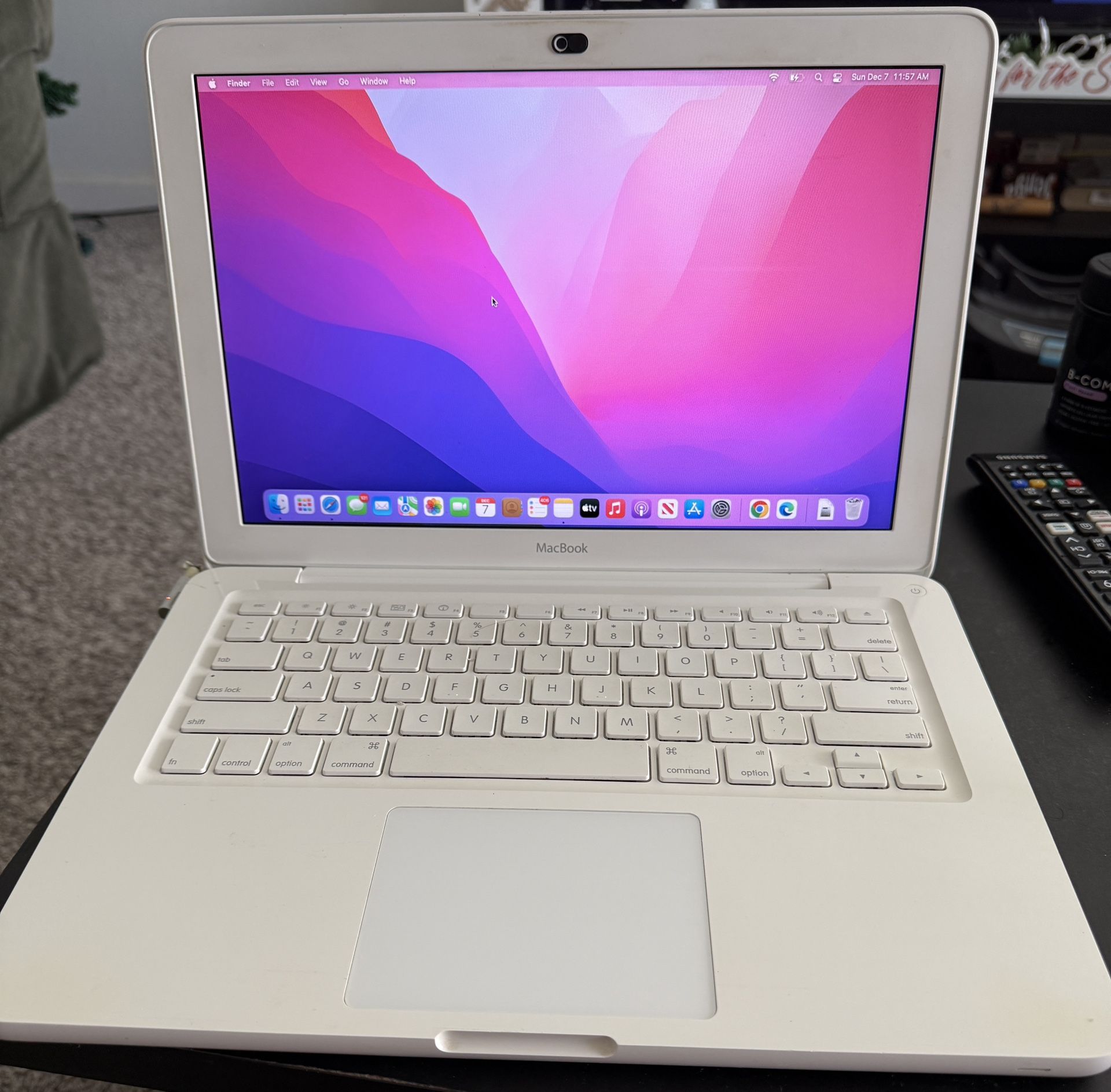 2010 MacBook Clamshell $500 OBO