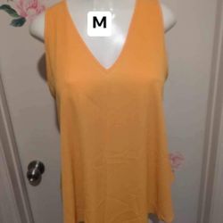 New Women’s Top Size Medium 