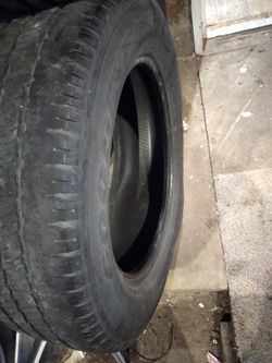 Pair Of Tires 275/60R20