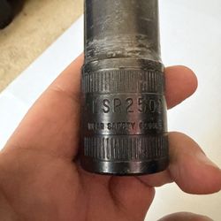 Blue Point 7/8”Damaged Lug Nut Removal 1/2” Drive