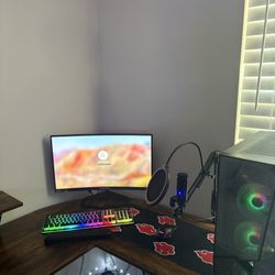 Gaming PC with monitor and Mic 