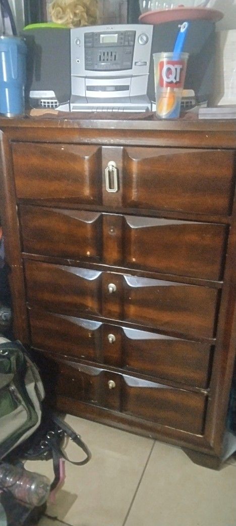 5 Drawer Dresser