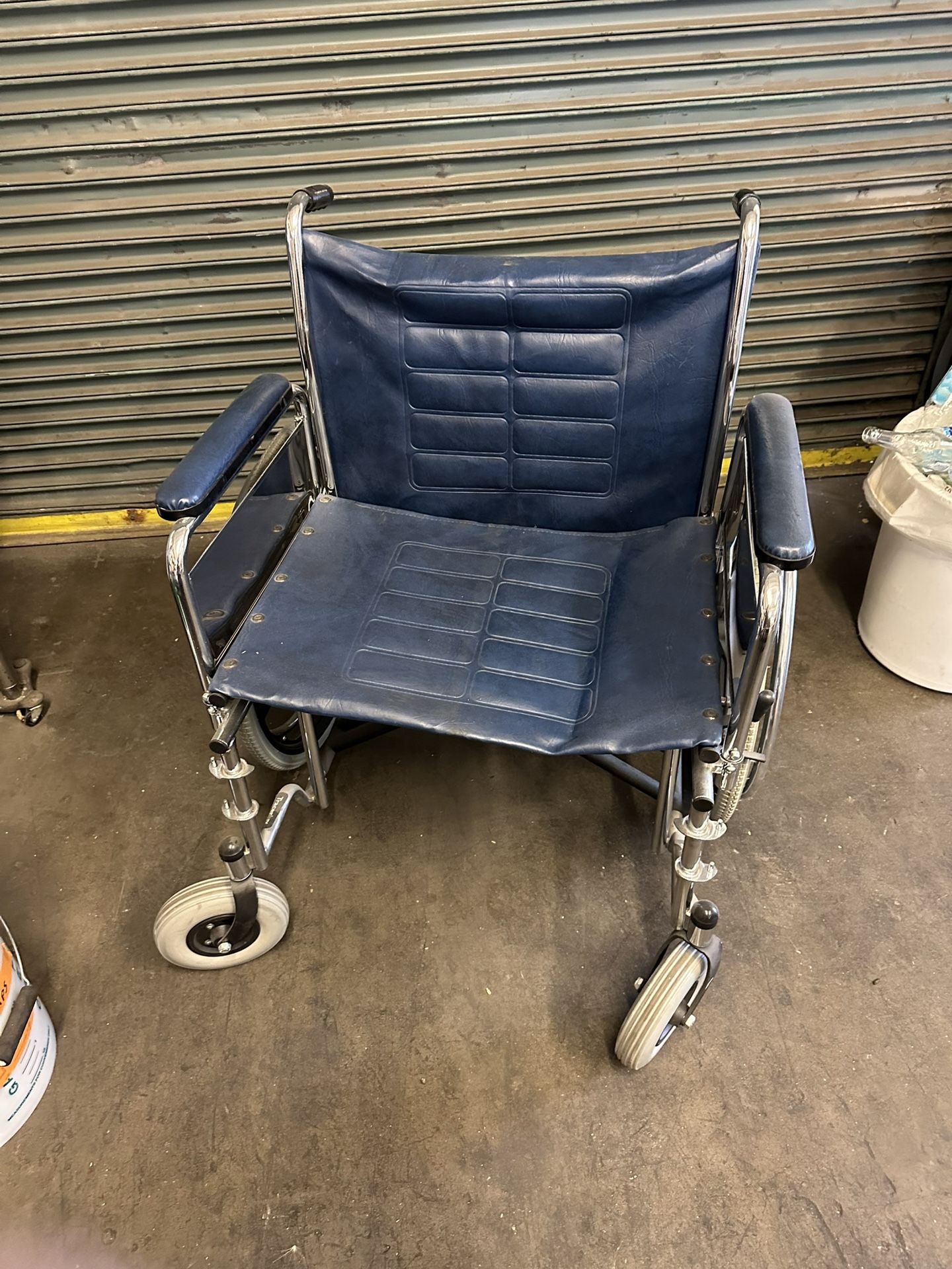 Tracer 4 24” Wide Wheelchair