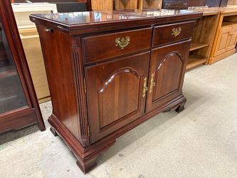 KINCAID Cherry Finish Flip Top Bar Cabinet