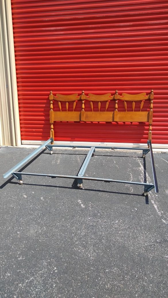 TELL CITY Young Republic Rock Maple King Size Chairback Headboard 8128 H