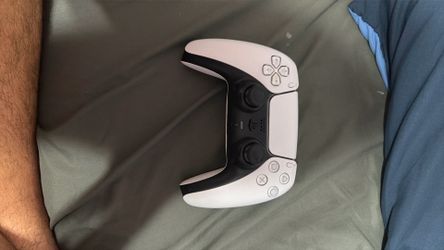 PS5 CONTROLLER WHITE BASICALLY BRAND NEW