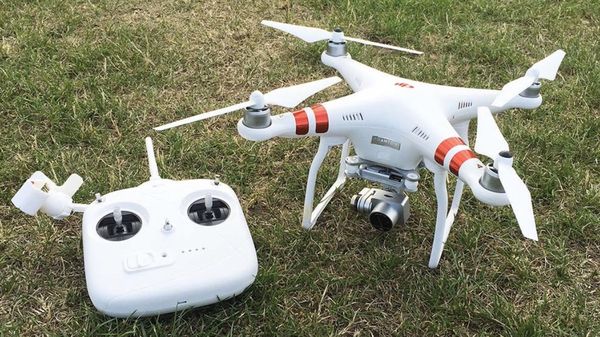 DJi Phantom 3 - w/ IPad Mini for Sale in Strongsville, OH - OfferUp