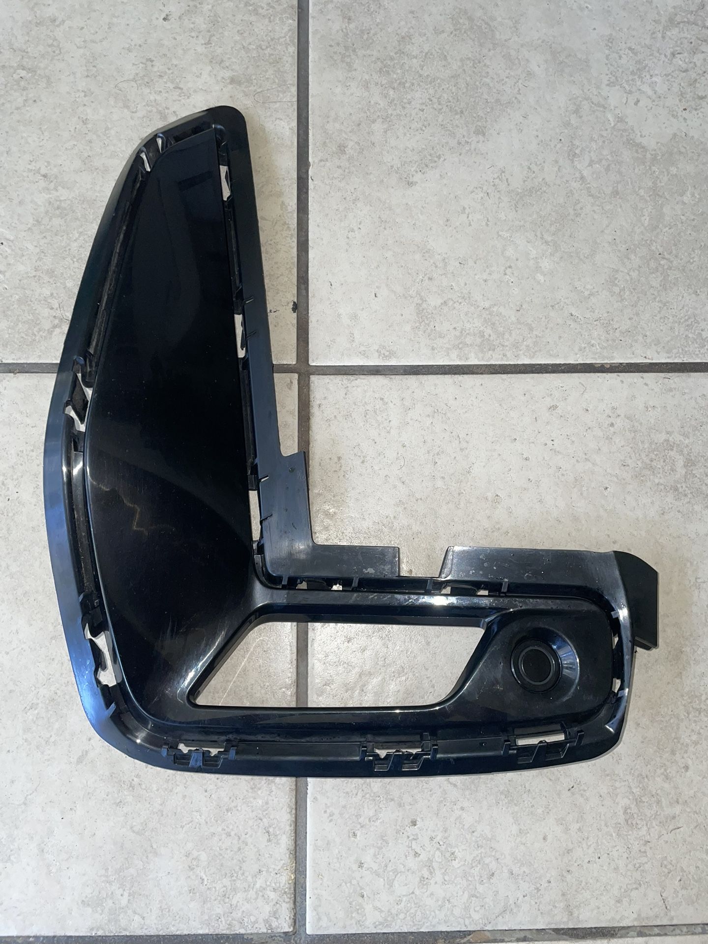 2023~2024 BMW 3 SERIES M340 OEM FRONT LEFT LH GRILLE COVER LATERAL W/ OEM SENSOR *P/N: 5 1 1 1 8 0 8 5 4 6 7*