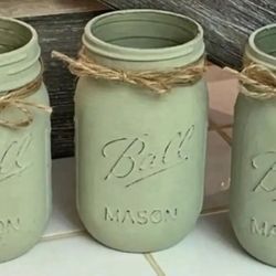 Chalk painted distressed mason jars fall gift - SAGE LIGHT GREEN