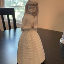 Lladro Nao First Communion Figurine