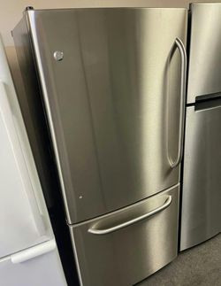 GE Bottom Freezer Stainless Steel Fridge with LED