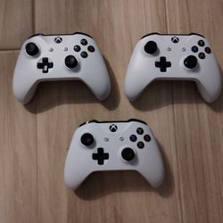 White Xbox One Controllers