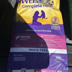 Wellness Complete Health Indoor Salmon & Herring Dry Cat Food