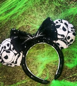 Minnie Mouse ears