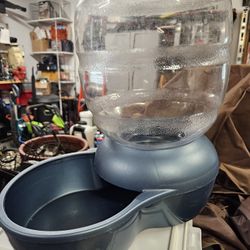 2 Plus Gallon Water Bowl