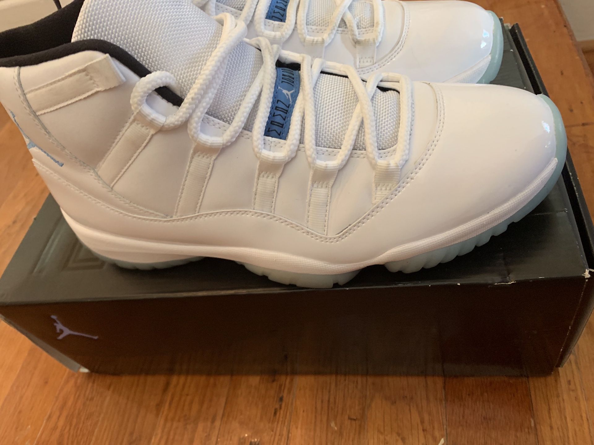 Air Jordan Retro 11 size 10.5 excellent condition