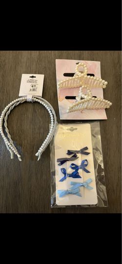 Bundle of girls hair stuff