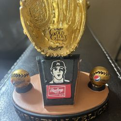Marlins Christian Yelich Gold Glove Replica – Iconic MLB Collectible! 