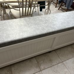 Storage Bench.   Just Refurbished!!