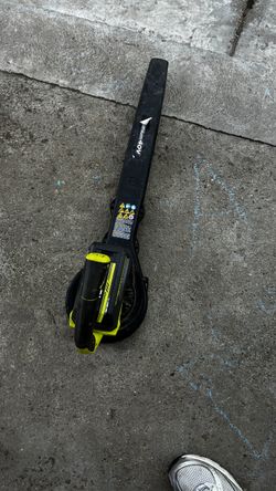Leaf blower