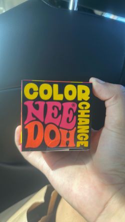 Nee-doh Color Changing Squeeze Ball (Yellow)