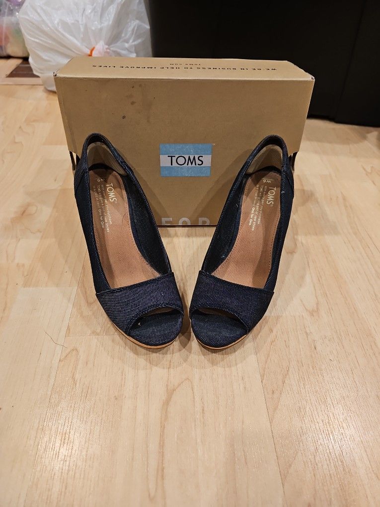 TOMS cork wedge Espidrill dark denim peep toe 6W