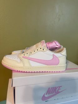 TRAVIS SCOTT AIR JORDAN 1 LOW "SHY PINK" size 6.5/8 women