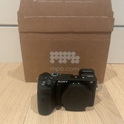 Sony A6600 APSC E-mount Camera (Body only) w/ Battery and Charger