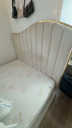 FREE QUEEN BED