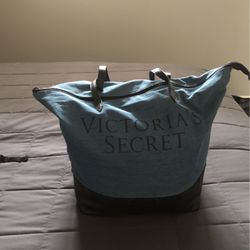 Victoria’s Secret • Levi Fabric Jean • 