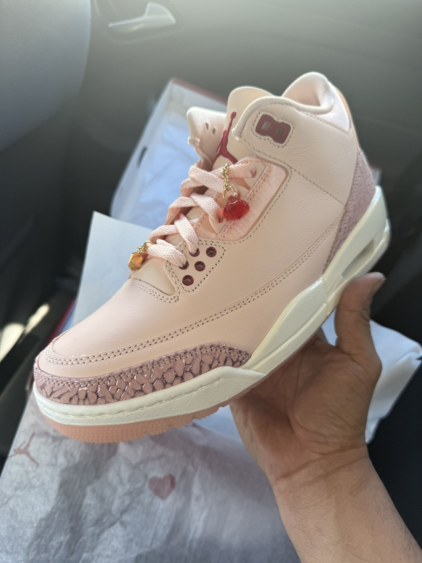 Jordan 3 size 9 Treat Yourself