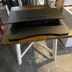 Adjustable Rising Desk