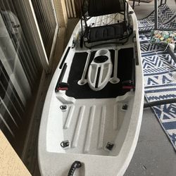 Ascend 10t kayak with tournament paddle