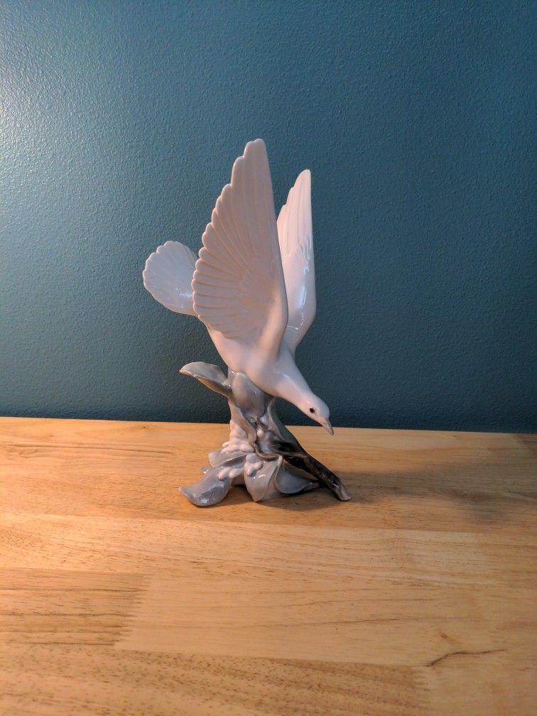 Porcelain Dove