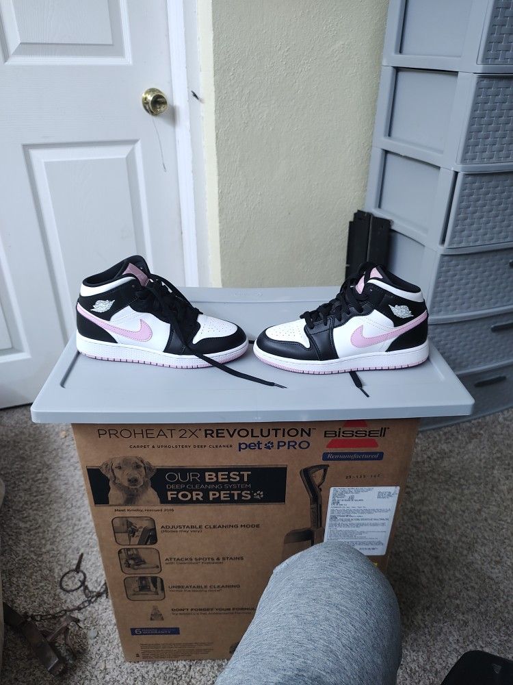 Air Jordan 1 Mid G Pale Pink