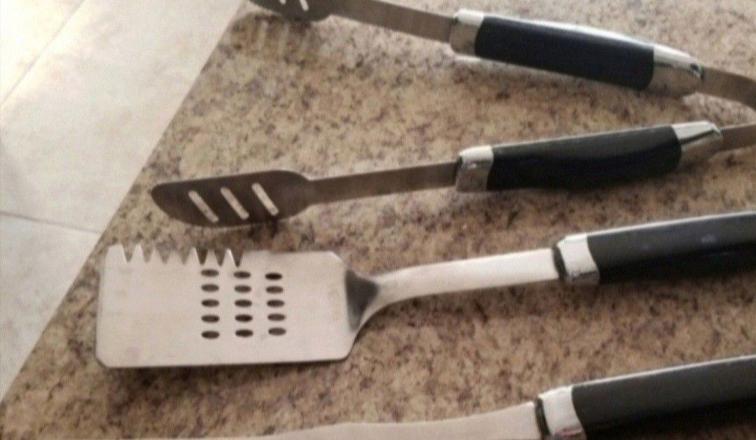Brand New 3 Pieces Heavy Duty Cooking Utensils Set ( Never Used).