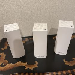 Linksys Tri-band Wi-Fi Mesh AC2200 Router